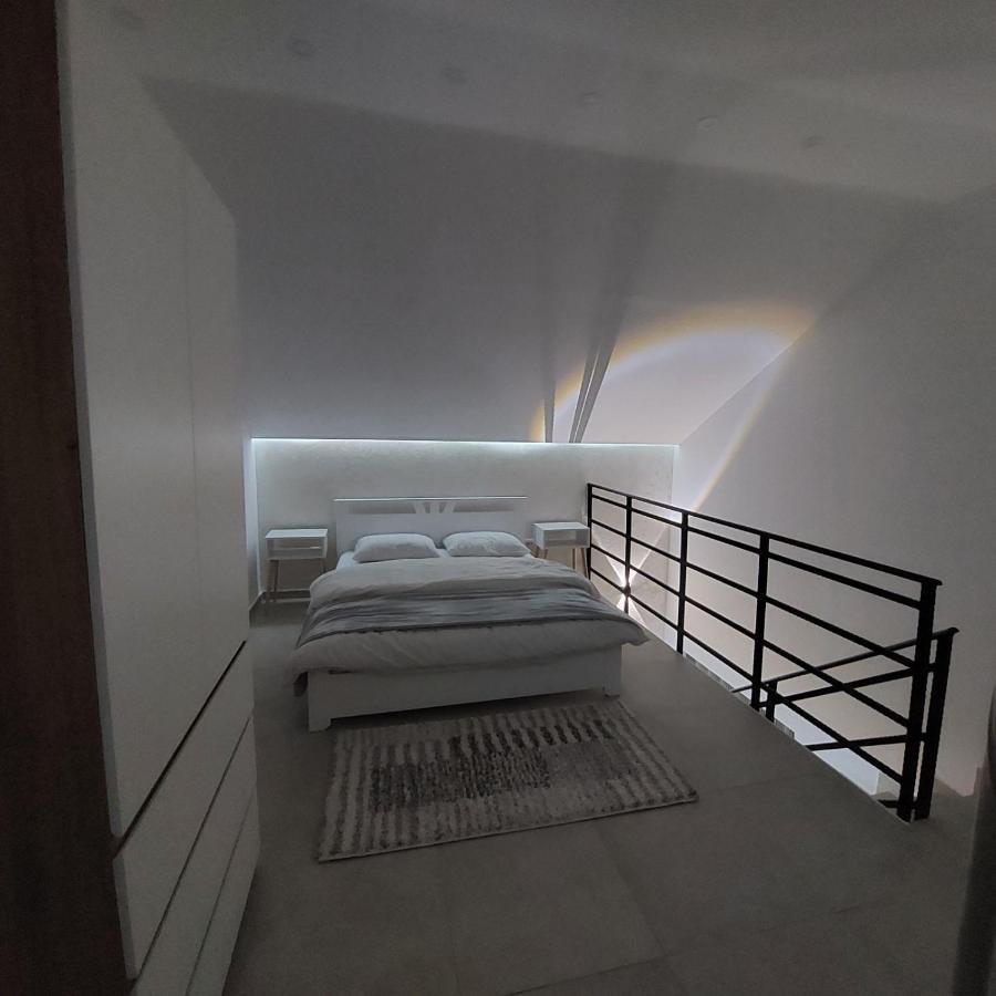 Apartman Lux Jelena Surcin Экстерьер фото