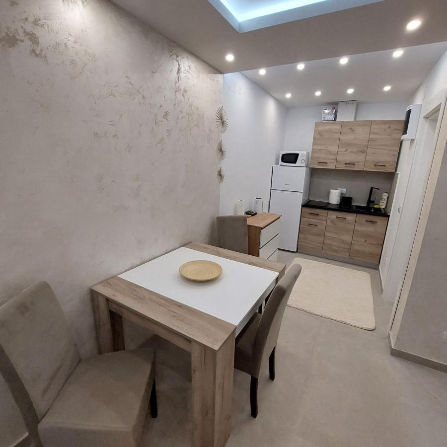 Apartman Lux Jelena Surcin Экстерьер фото